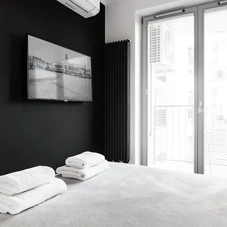 Househost Apartment: Miodowa 42/12a Street *
